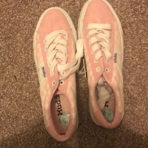 Pink and white checkered shoes, size 8.5